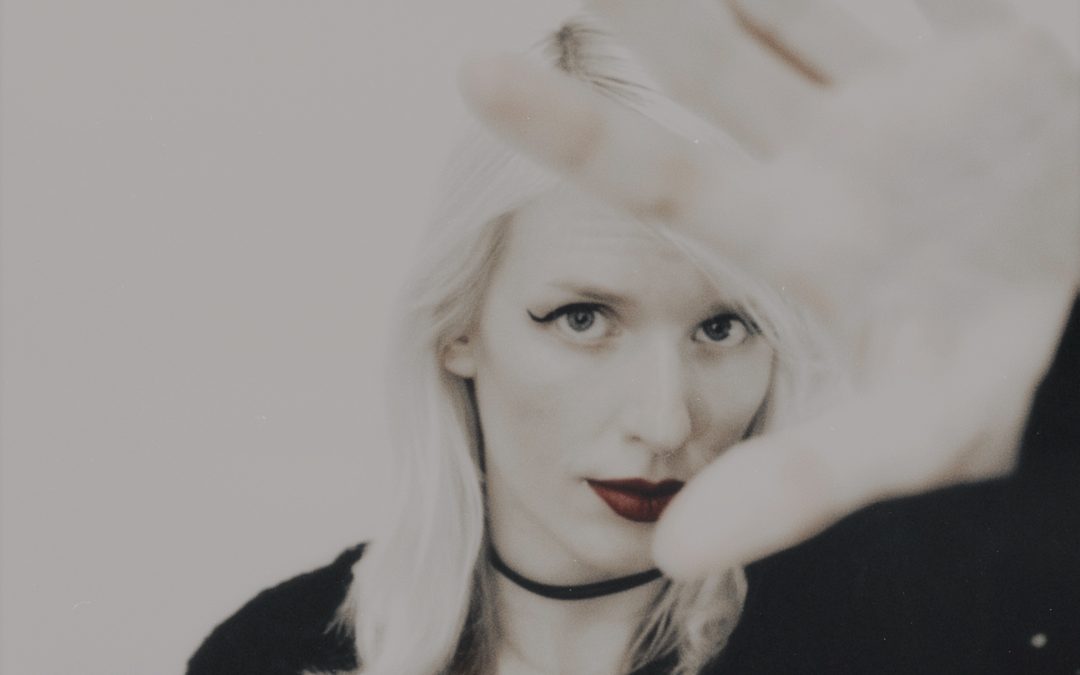 Carley Varley – MonoChrome ( Rock / Pop -Punk )