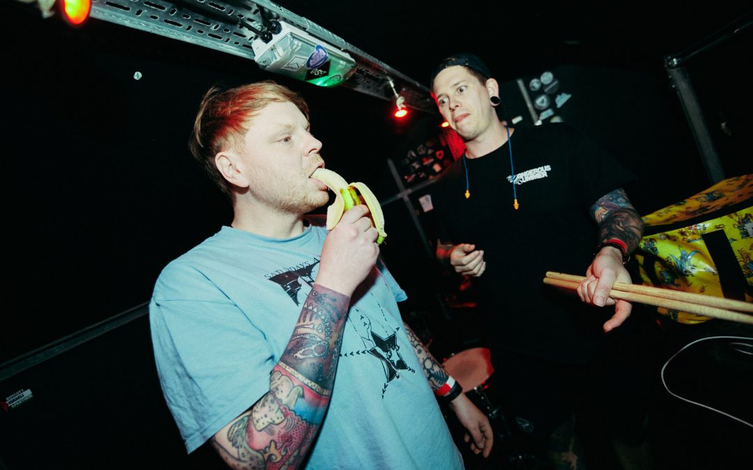 H_ngm_n – Nothing Personal ( Rock / Punk )