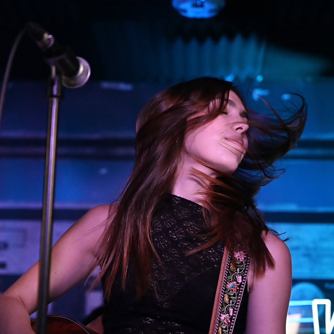 Chloe-carbone=another-one-rock-pop