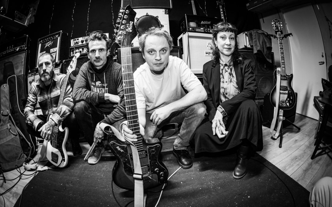 Fuzzolini – Born To Burn ( Indie / Rock Punk ) Review