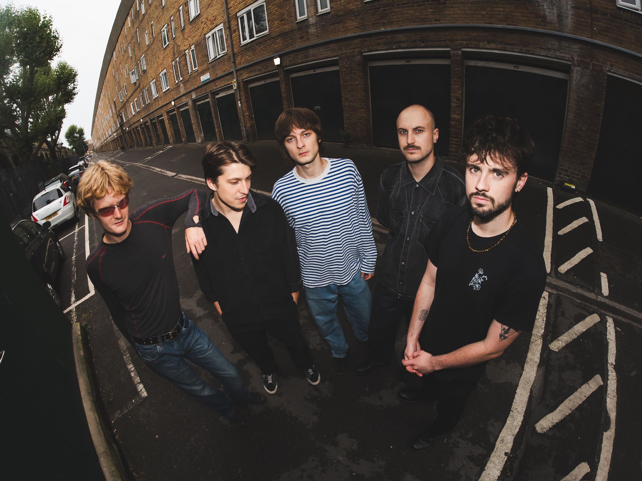 Radiator – Carnival ( Indie / Pop – punk )