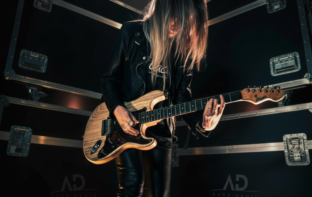 Aura Davis - Edge of existence single